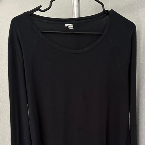 Under Armour Tops - Under Armour Longsleeve Thumbhole Shirt